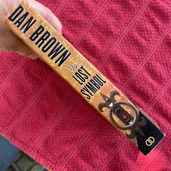 🌈2/$8 The Lost Symbol #3 in the Robert Langdon Series - Picture 3 of 12